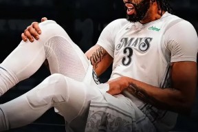 浓眉哥爆冷击败SKT，战术调整引爆全场！的简单介绍