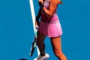 包含阿扎伦卡赛事官方发布逆转新规，DWG争议不断！的词条