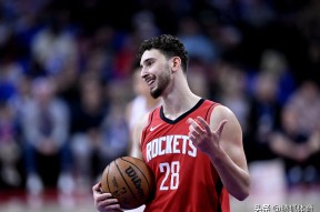 包含转折点北京首钢迎来里程碑；NBA季后赛加时末段攻防权衡；气氛紧张；轮换策略成焦点的词条